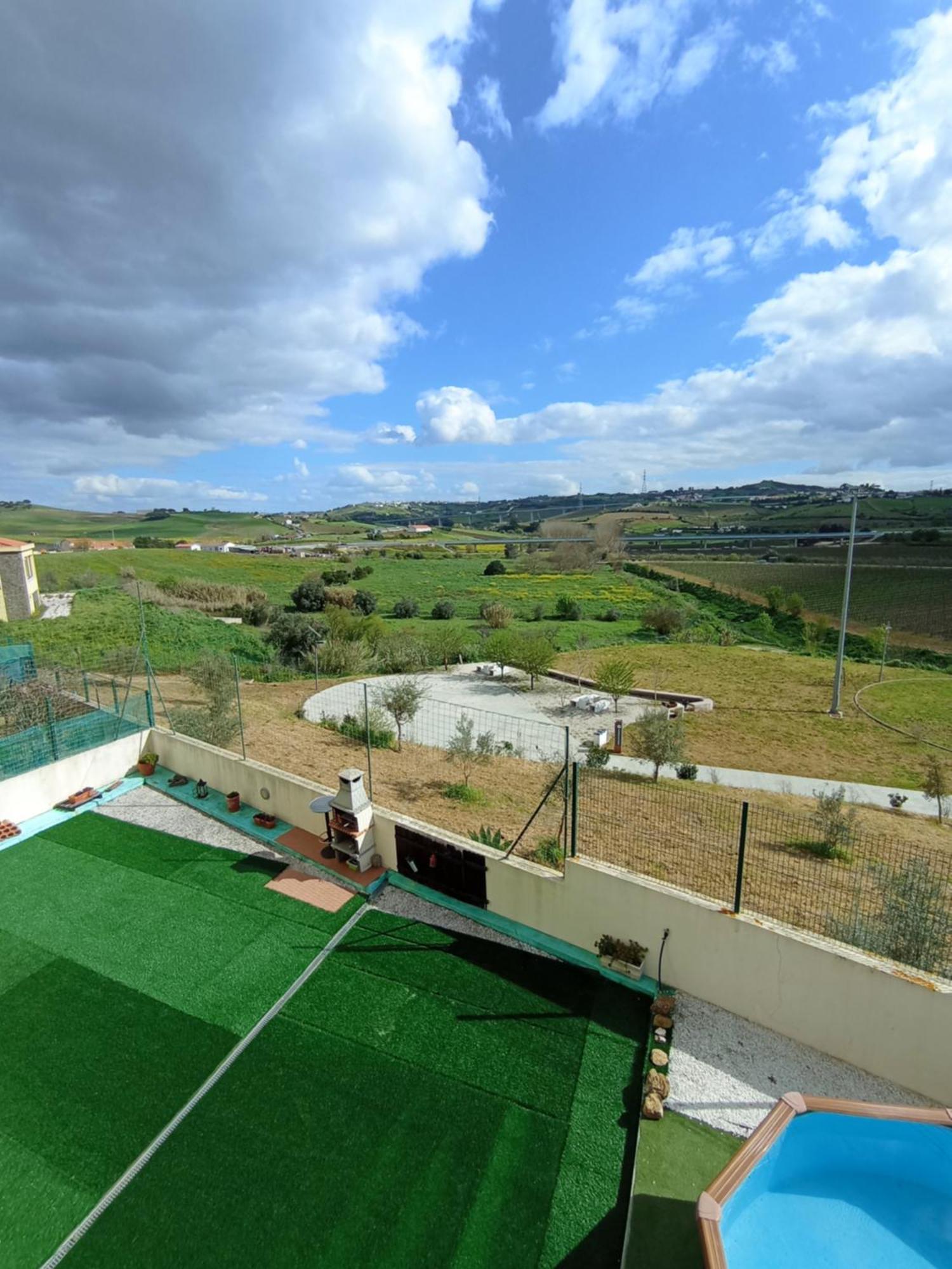 Sossego E Tranquilidade-Valley Guest House-Perto De Lisboa-Estacionamento A Porta Do Alojamento Arruda dos Vinhos Bagian luar foto